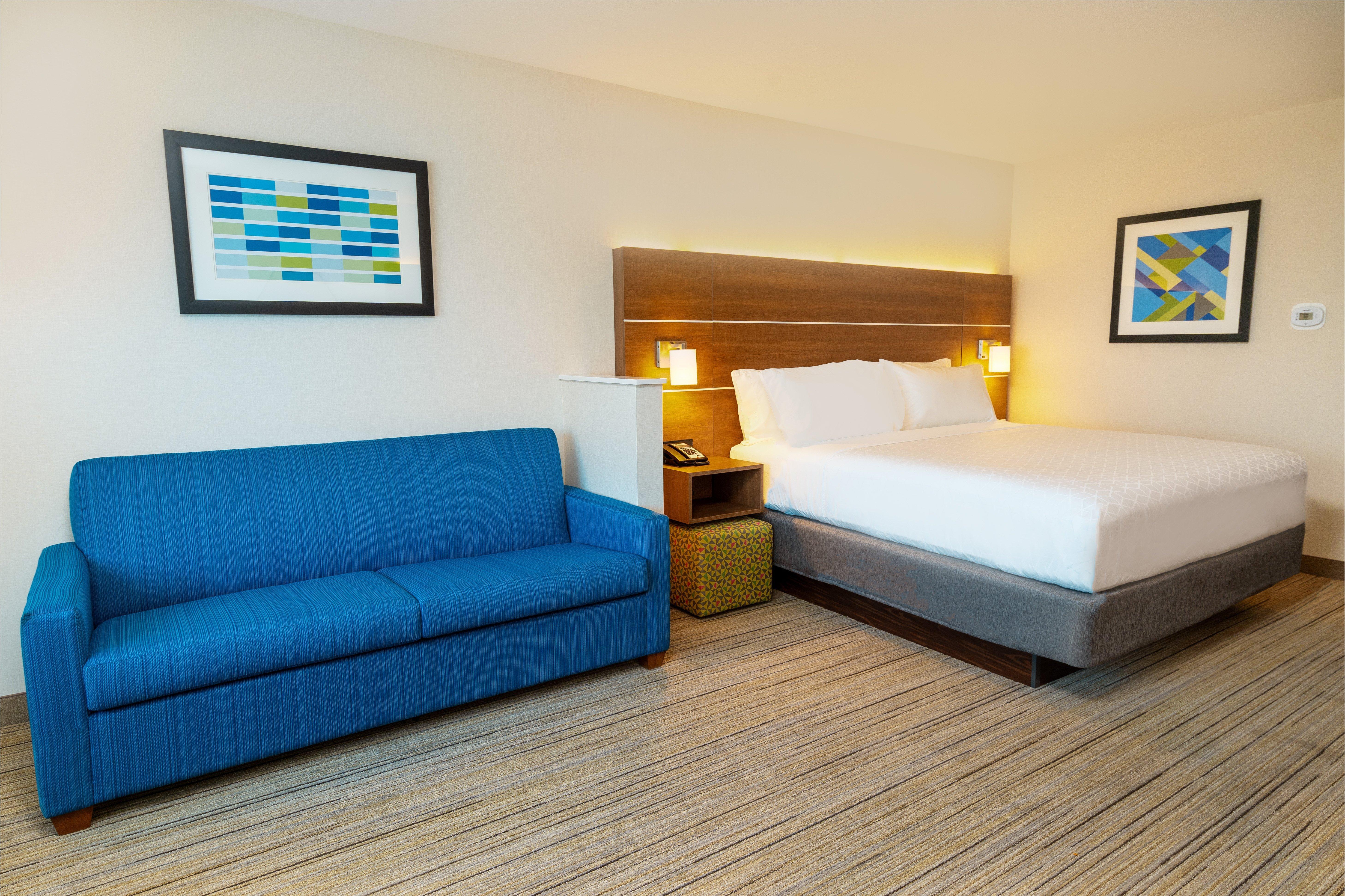 Holiday Inn Express & Suites - Las Vegas - E Tropicana By Ihg Екстериор снимка
