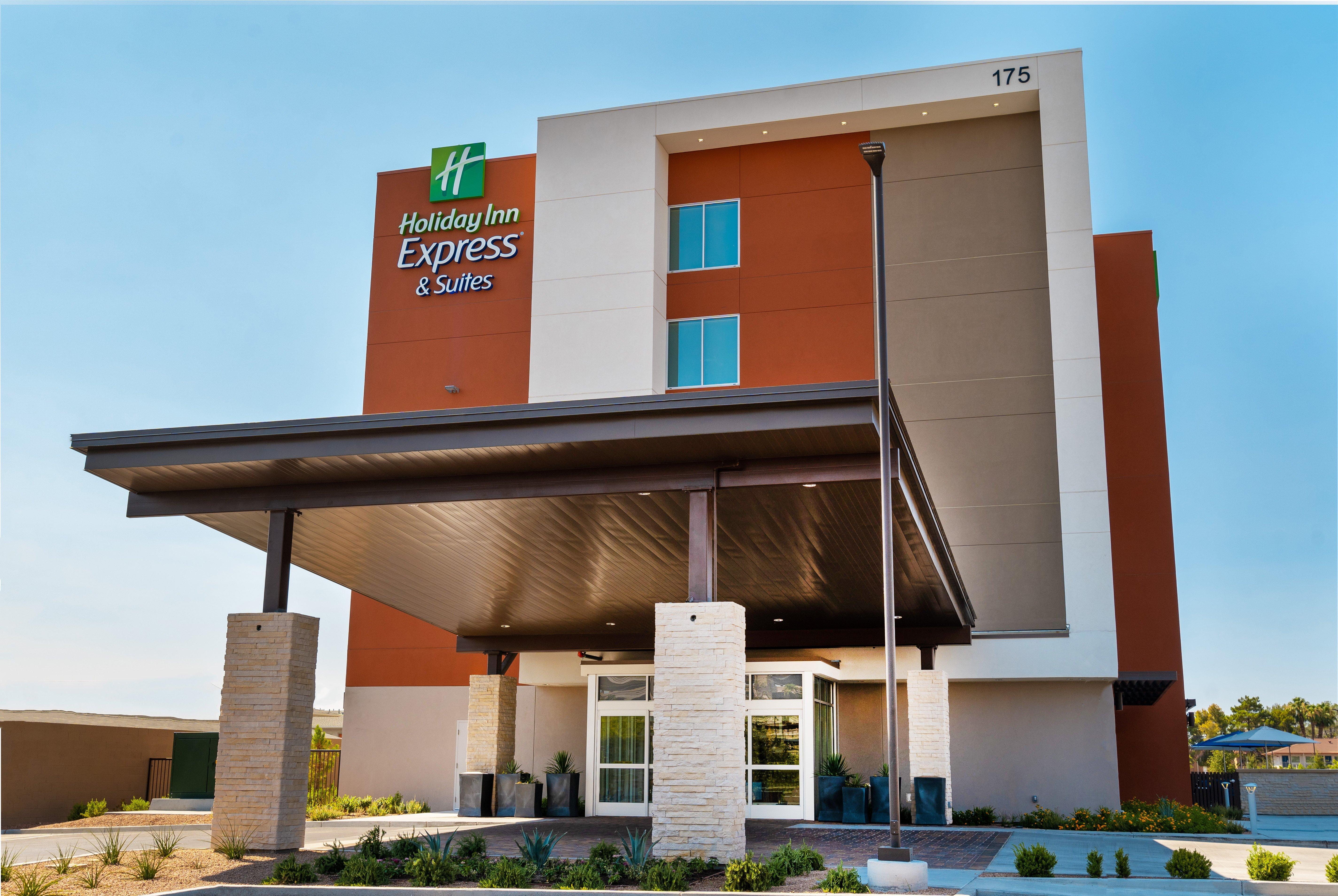 Holiday Inn Express & Suites - Las Vegas - E Tropicana By Ihg Екстериор снимка